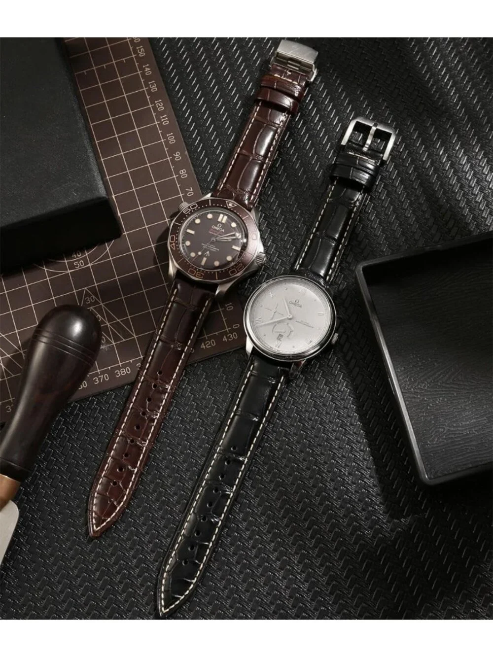 Stylish Leather Watch Band for Men, Quick-Release Alligator Grain Design